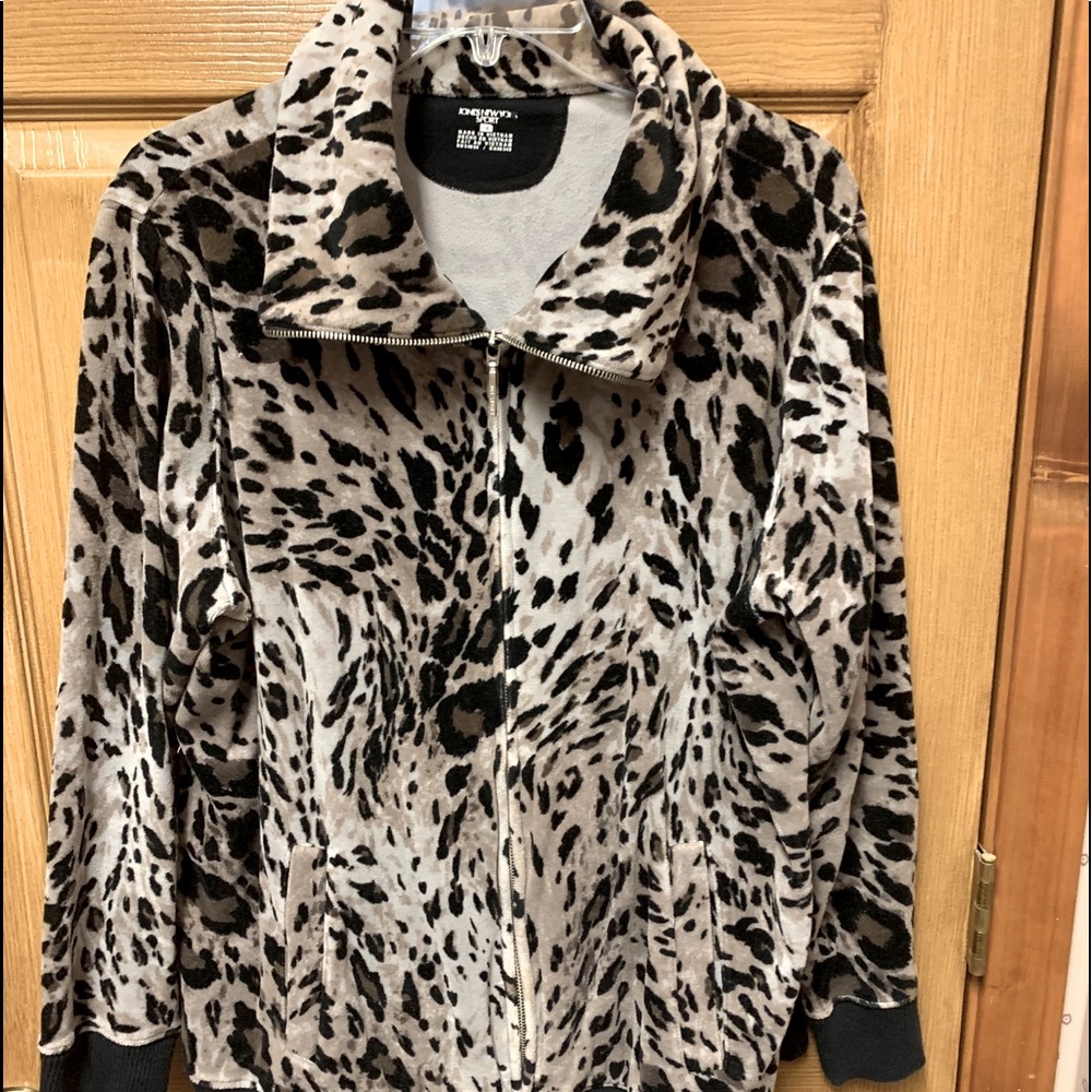 Style on the GO! Super Soft Cheetah Print Jacket